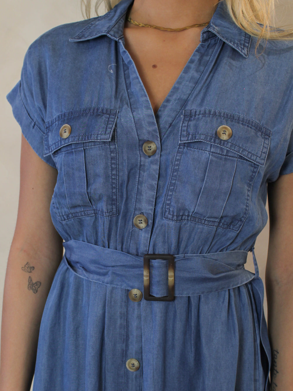 DENIM BUTTON DOWN DRESS WITH ATTACHED BELT 