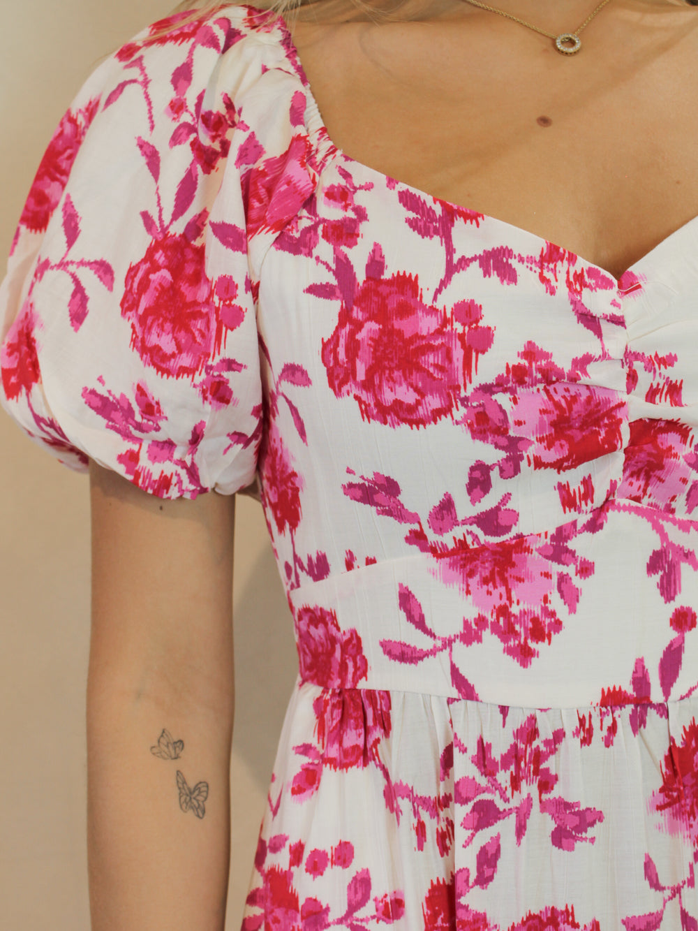 PINK FLORAL MAXI DRESS DETAIL BODY