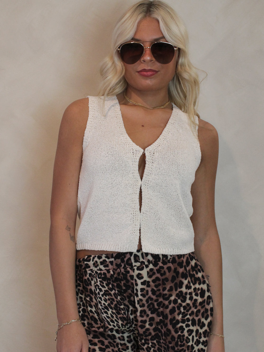 Cream Light Weight Sweater Vest
